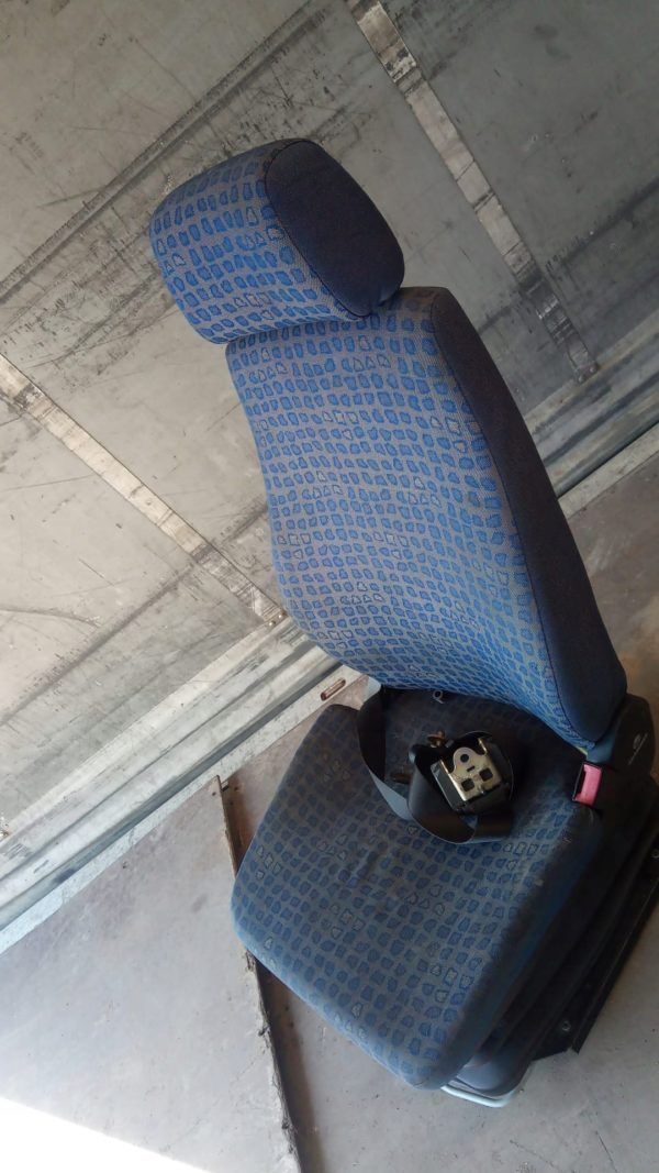 Fotel pasażera  L2000 LE z pasem